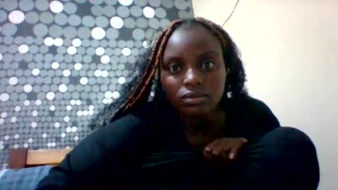 Snapshot of liligal chatting on 9, 6, 2026 liligal online show from 9, 6, 2026