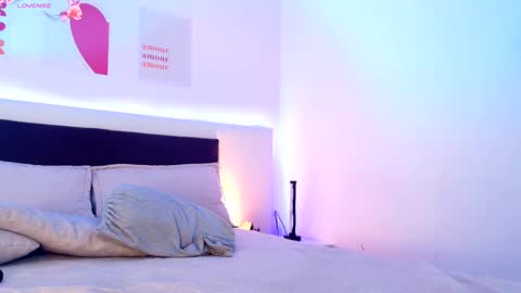 Lilith Savett online show from 15, 4, 2026