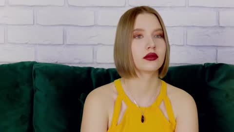 LiliLinn online show from 25, 1, 2025