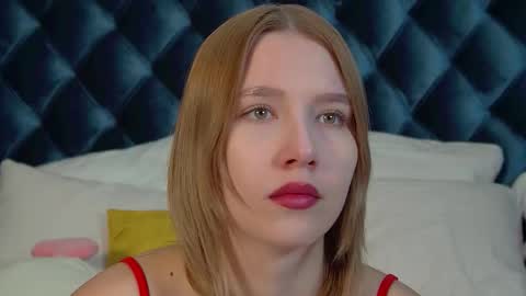 LiliLinn online show from 19, 9, 2025