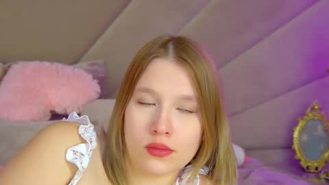 LiliLinn online show from 7, 11, 2025