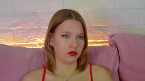 LiliLinn online show from 5, 12, 2025