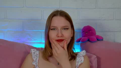 LiliLinn online show from 25, 4, 2026