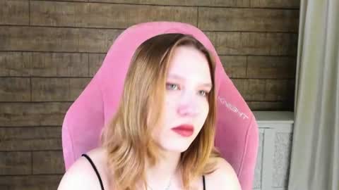 LiliLinn online show from 26, 6, 2026