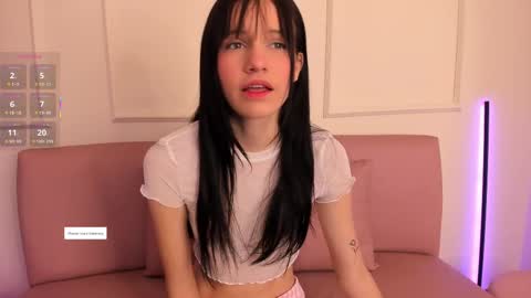 Snapshot of lilily_lv chatting on 7, 10, 2025 Lilly online show from 7, 10, 2025