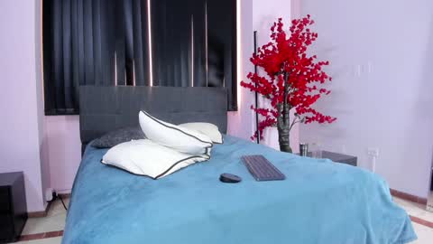 Snapshot of lilith_and_marcusblain chatting on 23, 1, 2025 Lili Marcus online show from 23, 1, 2025