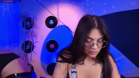 Lilith and Khloe  online show from 14, 11, 2025