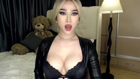 Snapshot of lilith_mazikeen69 chatting on 5, 12, 2024 QUEEN LILITH BORBON online show from 5, 12, 2024