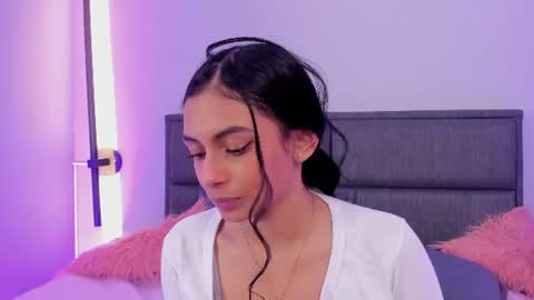 Lili petit  online show from 28, 7, 2026