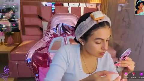 Snapshot of lilith_petit_sub chatting on 6, 11, 2025 Lilith online show from 6, 11, 2025