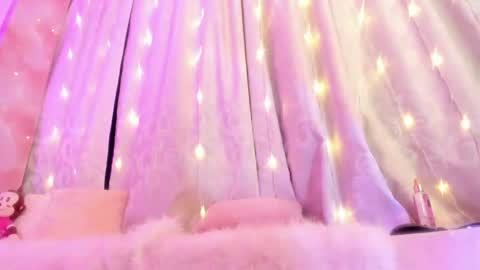 Lilith Salvatore online show from 21, 4, 2026