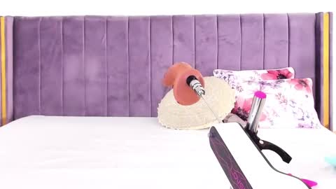 Lily online show from 6, 3, 2025