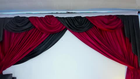 Snapshot of lilithsteinberg chatting on 1, 12, 2024 jessi 3 online show from 1, 12, 2024