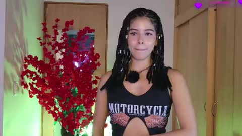Snapshot of liliwatsonj chatting on 13, 5, 2026 3 Ig Lilisxo1 online show from 13, 5, 2026