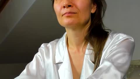 lillian_white1 online show from 1, 2, 2025