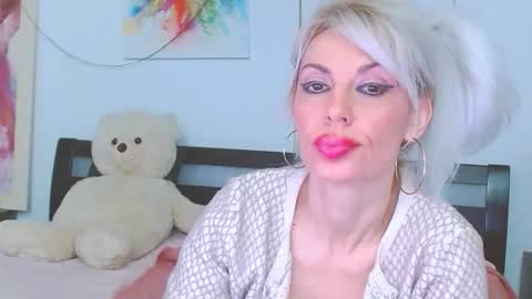 Lara online show from 24, 2, 2026