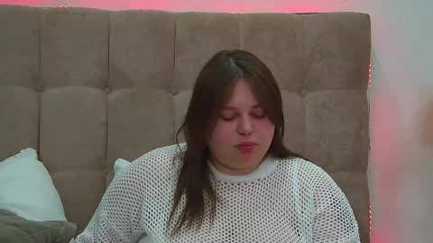 LillianHaig online show from 1, 2, 2025