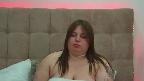 LillianHaig online show from 2, 2, 2025