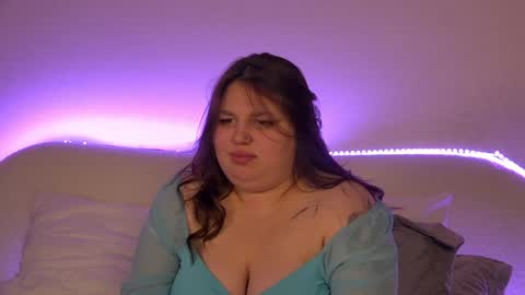 LillianHaig online show from 6, 2, 2025