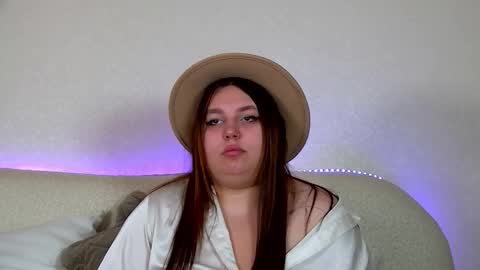 LillianHaig online show from 9, 10, 2025