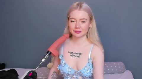lillie_berry online show from 22, 4, 2026