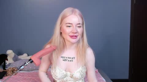 lillie_berry online show from 25, 4, 2026