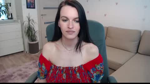 Snapshot of lilliyves chatting on 9, 7, 2026 lilliyves online show from 9, 7, 2026