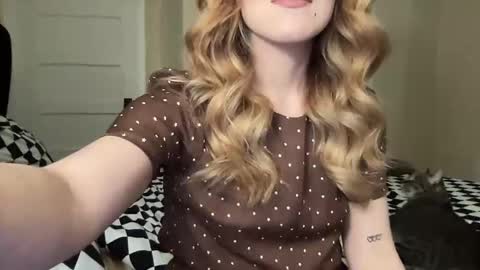 lilly_adams88 online show from 10, 6, 2026
