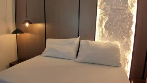 L I L L Y online show from 10, 9, 2025