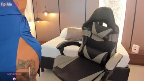 L I L L Y online show from 17, 10, 2025