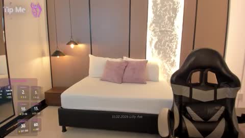 L I L L Y online show from 11, 2, 2026