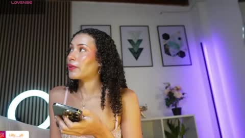 Snapshot of lilly_dollss chatting on 9, 6, 2026 Sofia online show from 9, 6, 2026