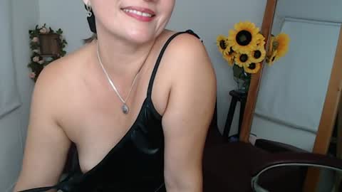 Snapshot of lilly_milf chatting on 16, 6, 2026 Lilly online show from 16, 6, 2026