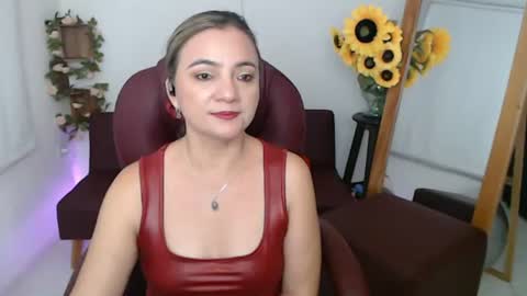 Snapshot of lilly_milf chatting on 24, 6, 2026 Lilly online show from 24, 6, 2026
