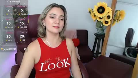 Snapshot of lilly_milf chatting on 28, 7, 2026 Lilly online show from 28, 7, 2026