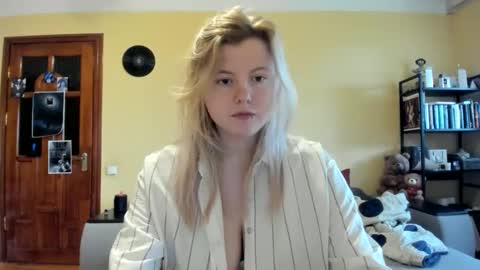 Snapshot of lillydepp chatting on 10, 4, 2026 Lilly Depp online show from 10, 4, 2026