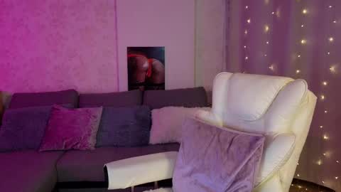 Lilu online show from 4, 3, 2025