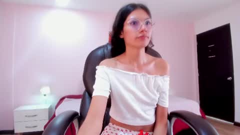 lily_bloom__ online show from 28, 7, 2026