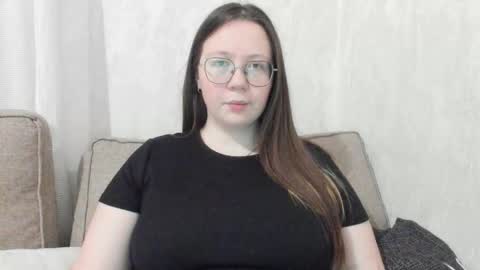 Lily Chays online show from 11, 1, 2026