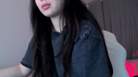 Lily Litle online show from 5, 3, 2026