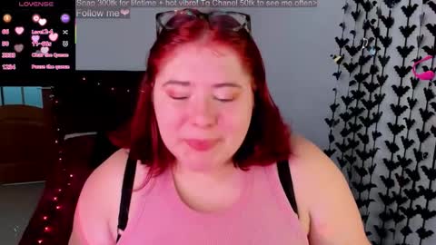 Snapshot of lily_lu_one chatting on 23, 10, 2025 Elina online show from 23, 10, 2025