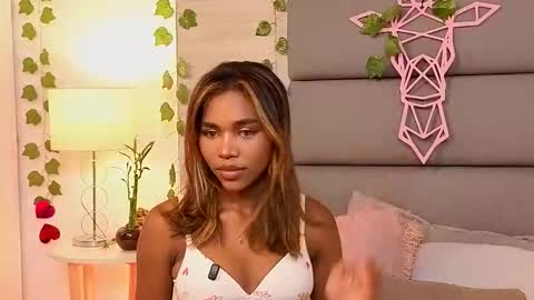 Lily Miiller online show from 5, 10, 2025