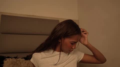 Lily Miiller online show from 19, 4, 2026