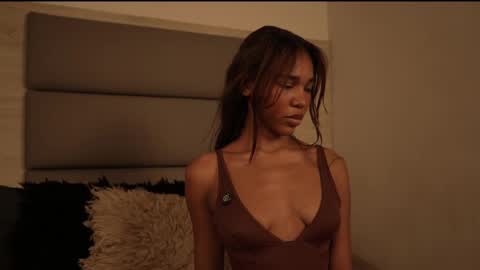 Lily Miiller online show from 26, 4, 2026