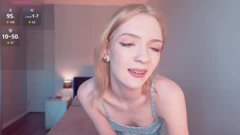 Snapshot of lily_moony chatting on 8, 4, 2026 Lily online show from 8, 4, 2026