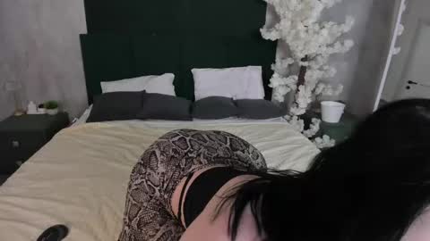 Snapshot of lily_sterling chatting on 7, 5, 2026 lily online show from 7, 5, 2026