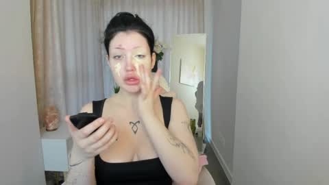 Snapshot of lily_sterling chatting on 11, 5, 2026 lily online show from 11, 5, 2026