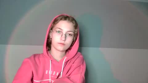 small lily online show from 30, 9, 2025