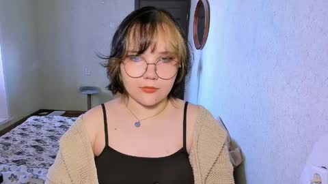 Lily online show from 31, 3, 2026