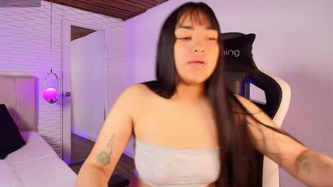 lily_waist online show from 30, 9, 2025